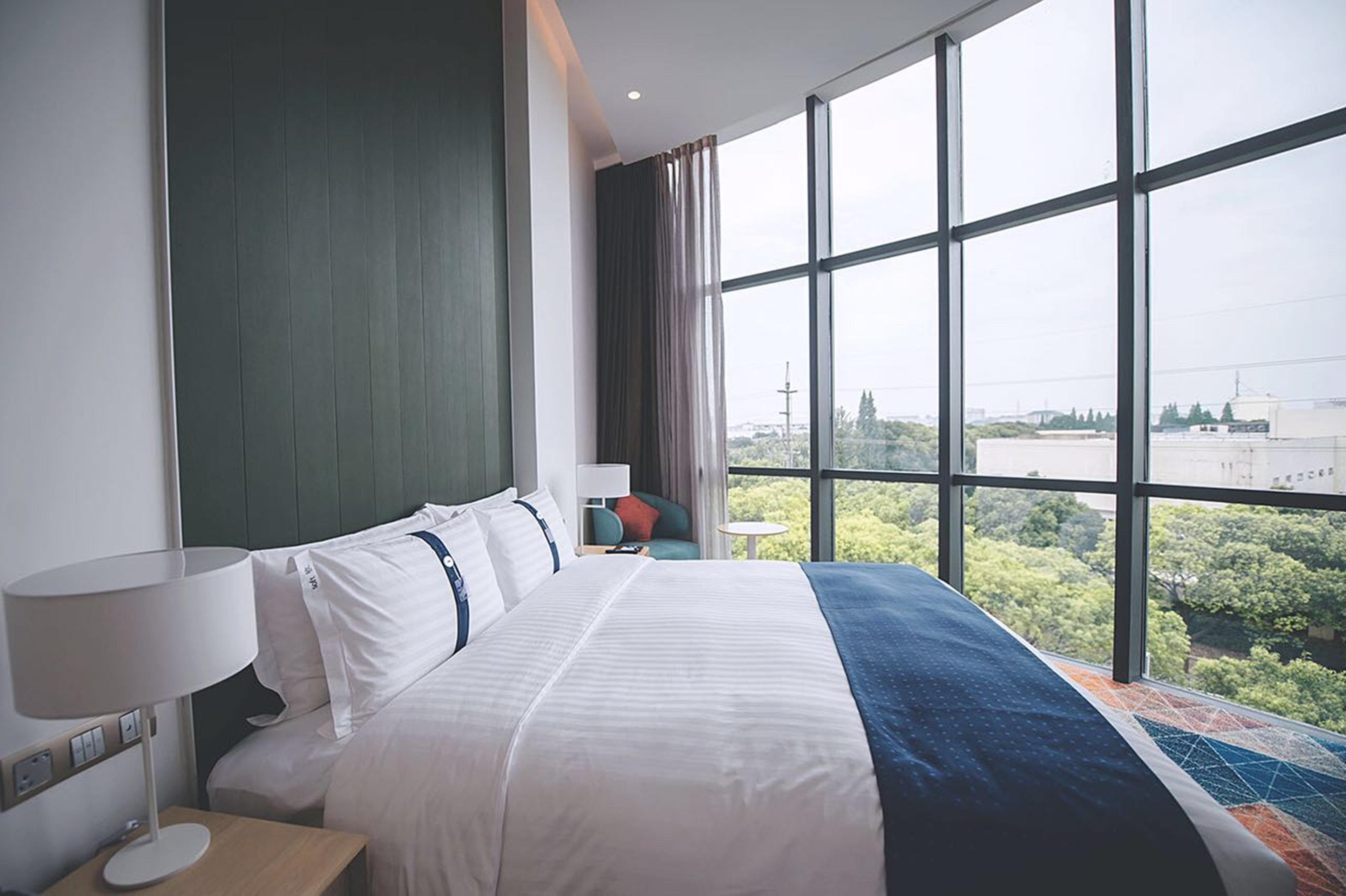 Holiday Inn Express Shanghai Songjiang Fangta By Ihg Exteriör bild